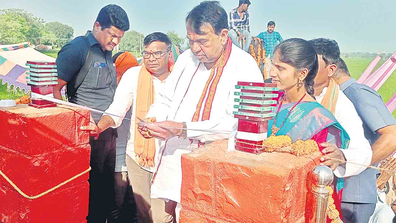 యువత శివాజీని స్ఫూర్తిగా తీసుకోవాలి