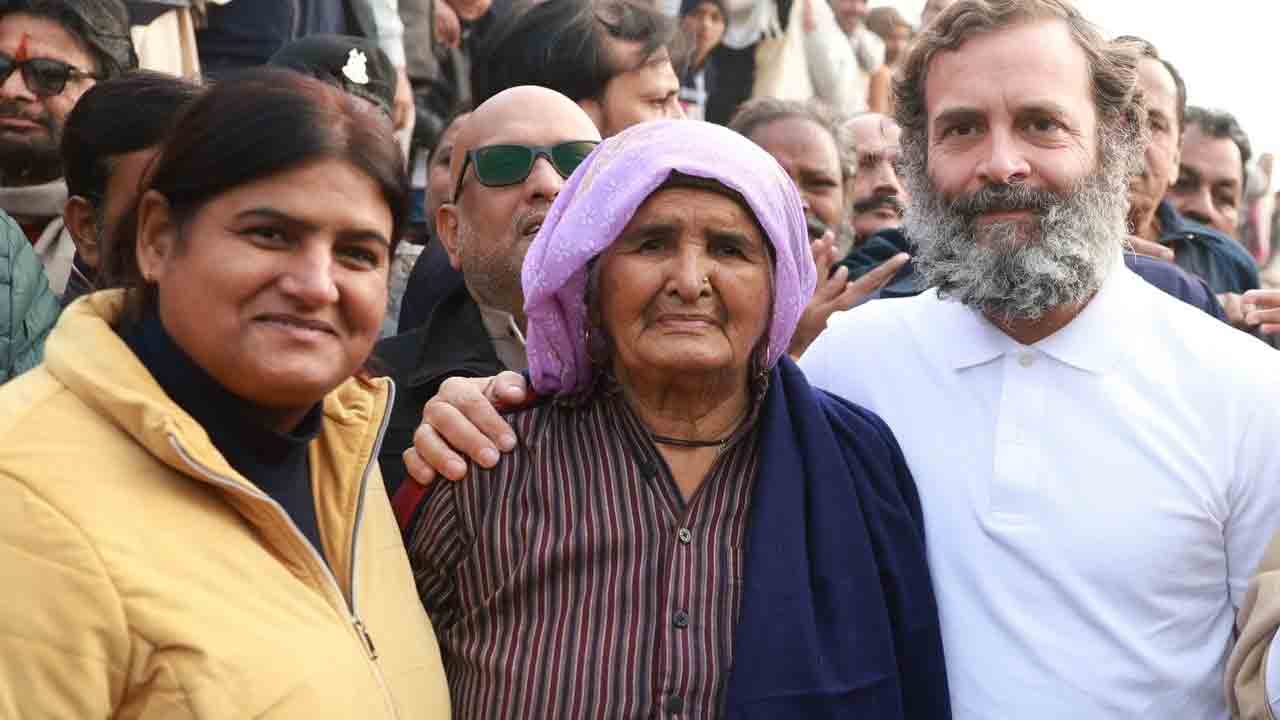 రాహుల్‌గాంధీ భారత్‌ జోడో యాత్రలో వృద్ధ షార్ప్‌ షూటర్‌