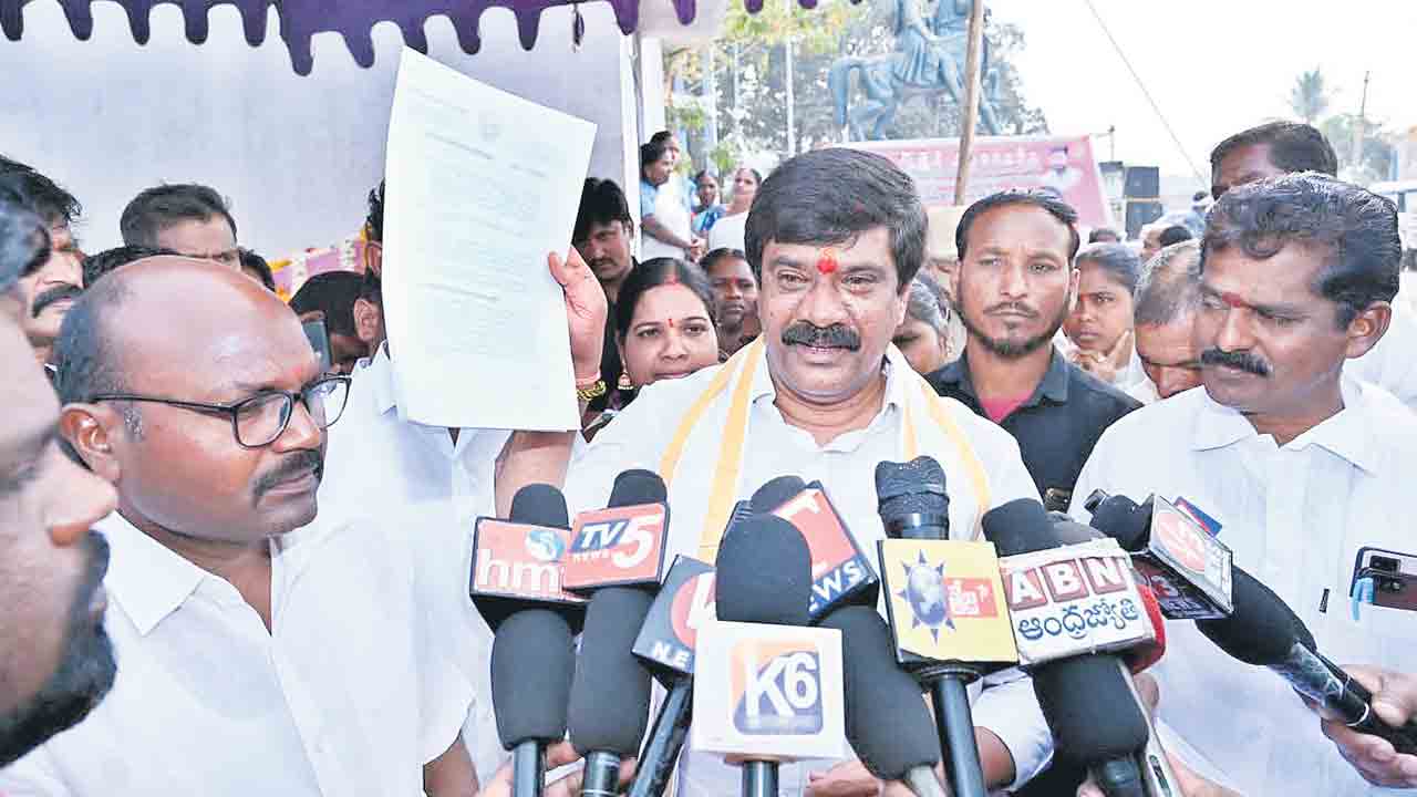 ఆర్వోబీపైనా అబద్ధాలేనా?