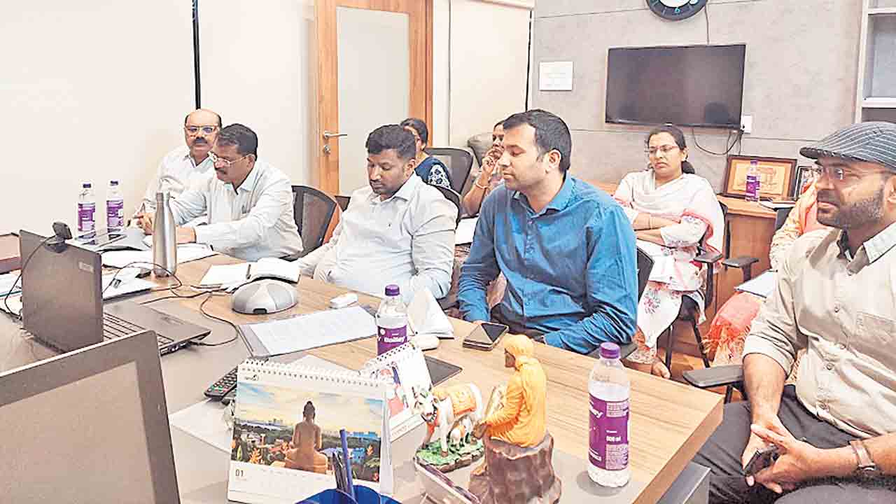 పోడు పట్టాలను సిద్ధం చేయండి