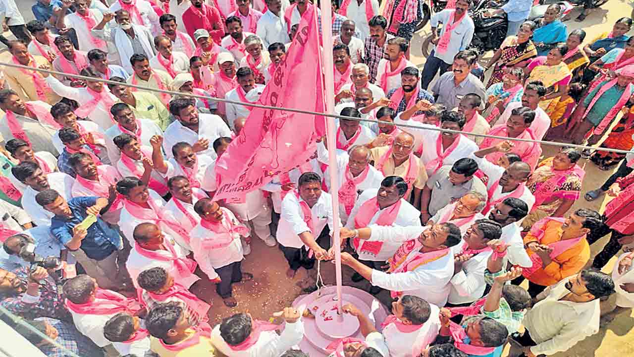 జోష్‌ నింపిన ఆత్మీయ సమ్మేళనాలు
