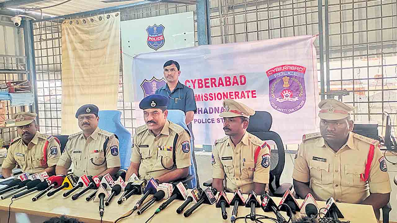 బీమా డబ్బులను కాజేసేందుకు