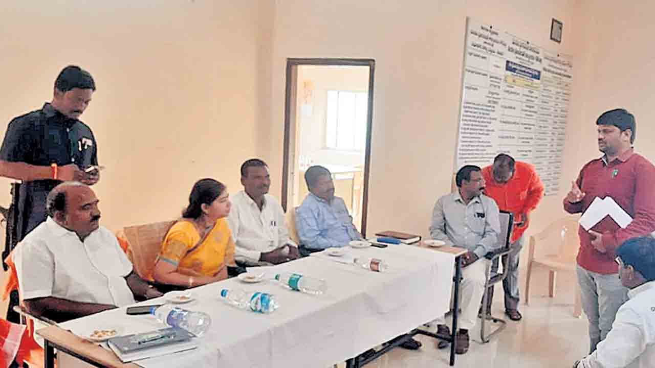 మిషన్‌ భగీరథ నీటిని వృథా చేయొద్దు