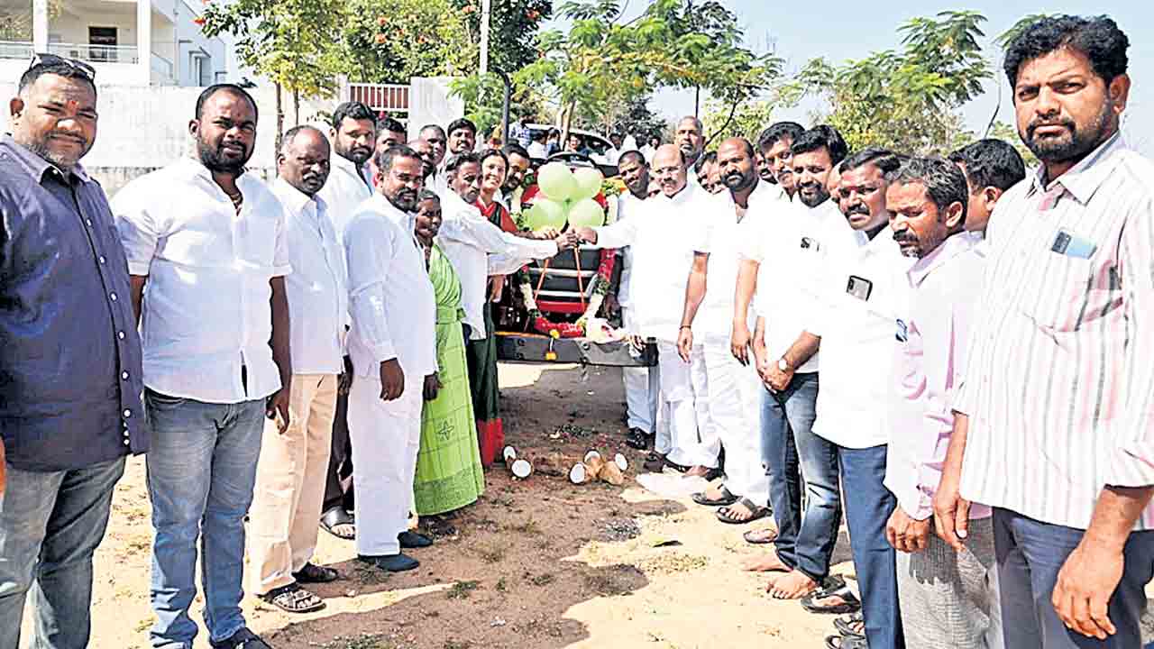 బీఆర్‌ఎస్‌ బలోపేతానికి కృషి చేయాలి