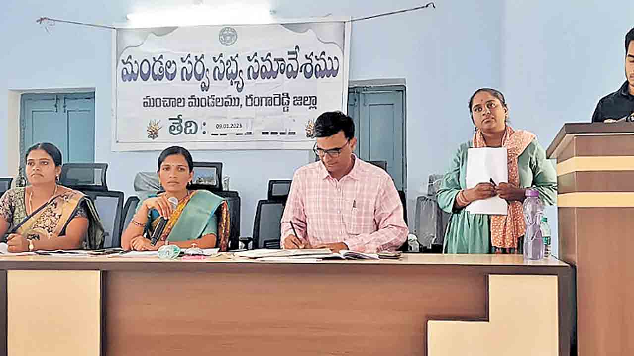 అధికారుల వైఖరిపై ఆగ్రహం