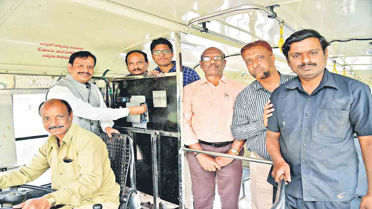 ఆర్టీసీ బస్సుల్లో రేడియో సేవలు