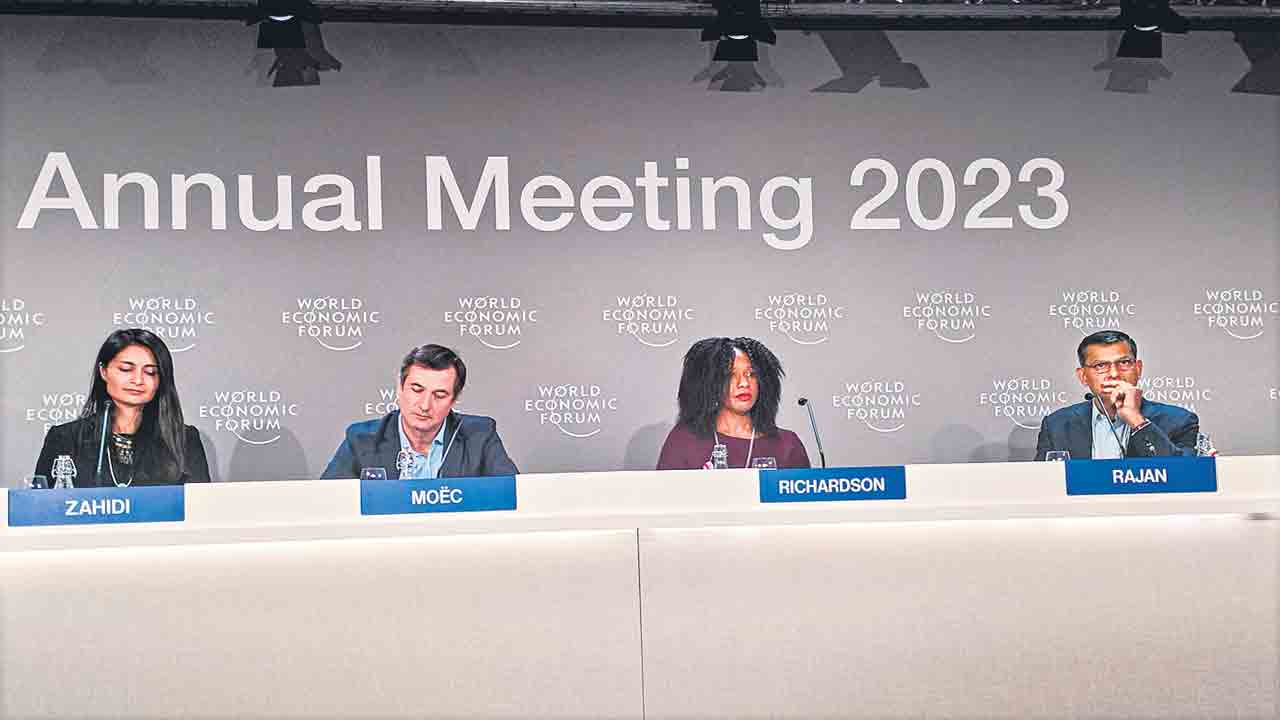 చైనా స్థానంలో ఇప్పుడే భారత్‌ను ఊహించలేం: ఆర్బీఐ మాజీ గవర్నర్‌ రాజన్‌