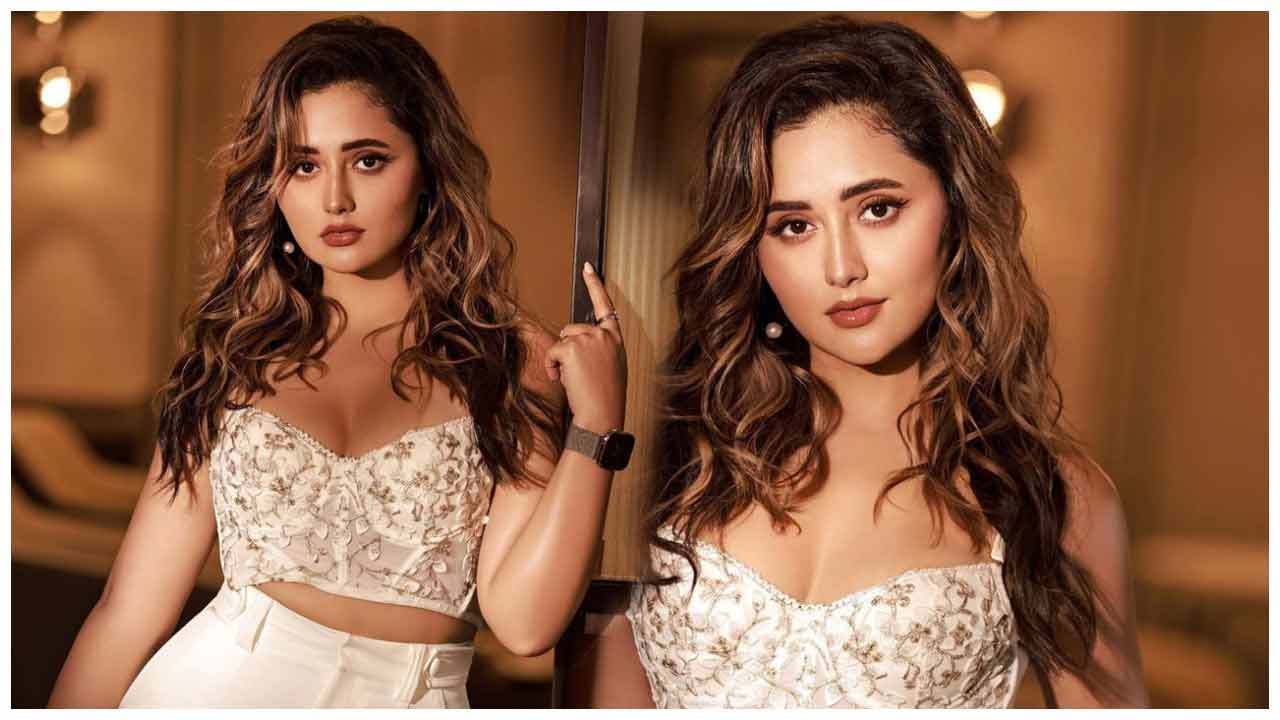 Rashami Desai | రష్మీ దేశాయ్ సొగసులు చూడతరమా..
