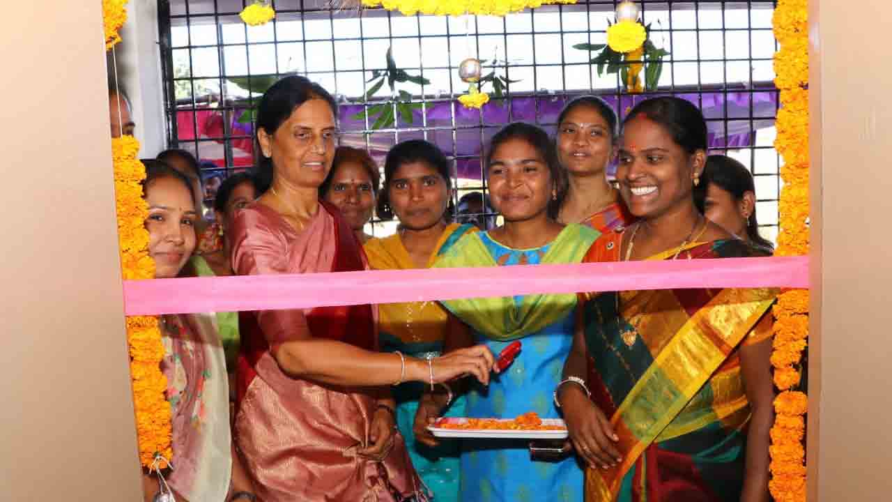 విద్యార్థుల్లో ఆసక్తి పెంచేలా బోధన చేయాలి : మంత్రి సబితా ఇంద్రారెడ్డి