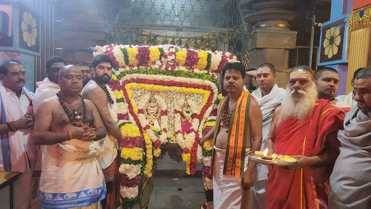 Srisailam | శ్రీశైలంలో పౌర్ణమి వేడుకలు.. శాస్త్రోక్తంగా ల‌క్ష కుంకుమార్చ‌న‌