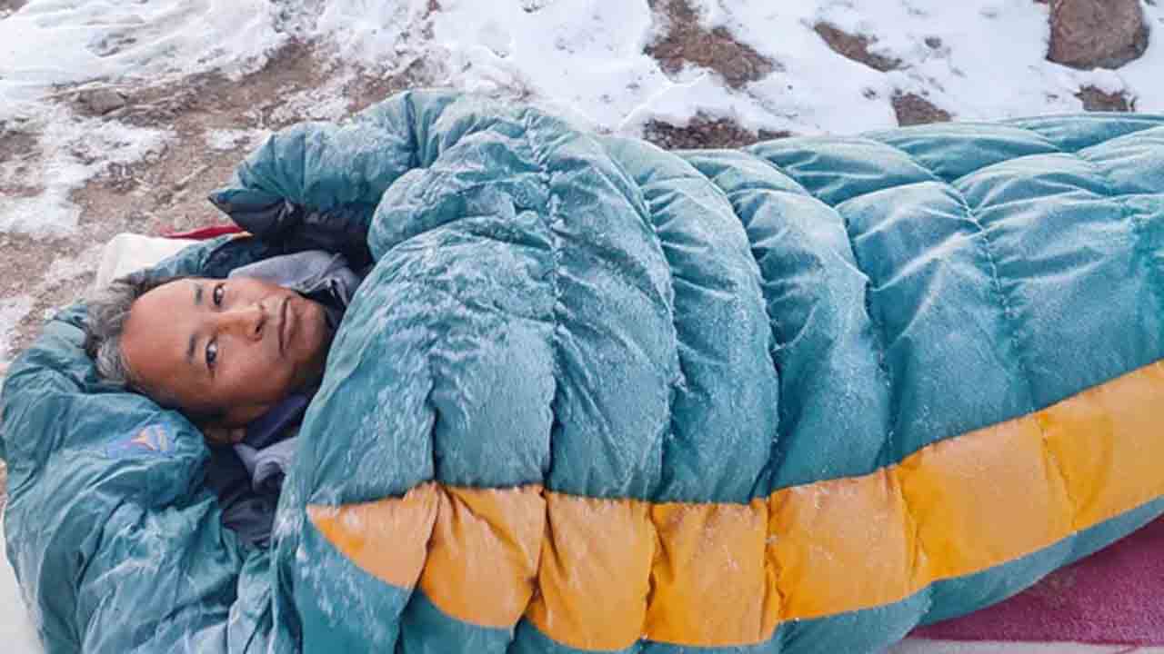 లేహ్‌కు పత్య్రేక హోదా కోసం.. గడ్డకట్టే మంచులో లడఖ్‌ పర్యావరణవేత్త నిరాహారదీక్ష