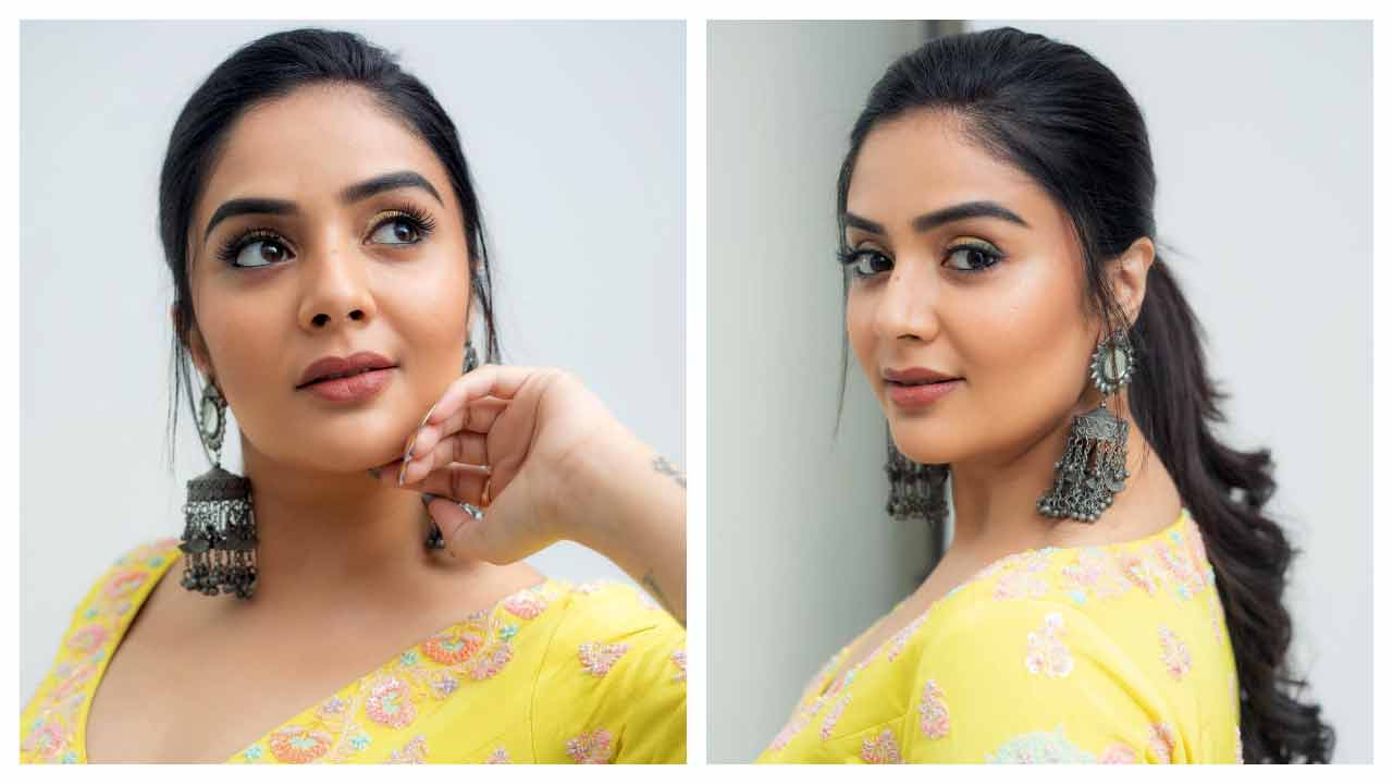 Sreemukhi | చిట్టిపొట్టి దుస్తుల్లో శ్రీ‌ముఖి సందడి..