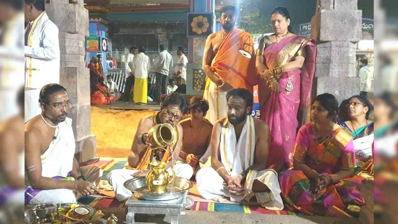 వైభవంగా శ్రీశైల మల్లన్న వెండి పల్లకీ సేవ