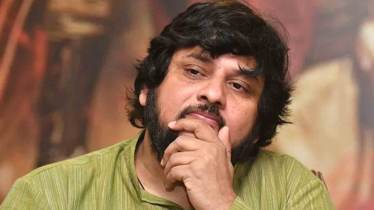 సెట్‌లో గాయపడ్డ ‘ఏజెంట్‌’ దర్శకుడు..!