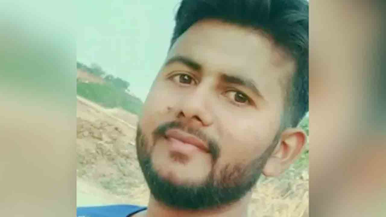 Noida Accident | ఢిల్లీ తరహా ఘటన.. స్విగ్గీ డెలివరీ ఏజెంట్‌ను ఈడ్చుకెళ్లిన కారు..!