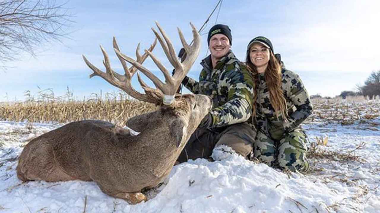 Youtube Hunters | యూట్యూబ్‌లో వేట వీడియోలు.. హంటింగ్‌ జంటకు రూ. కోటి జరిమానా