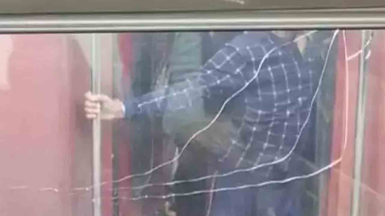 వందేభారత్‌ ఎక్స్‌ప్రెస్‌ రైలును వెంటాడుతున్న వరుస దాడులు