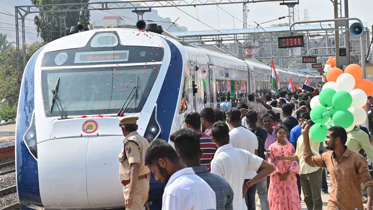 సికింద్రాబాద్‌ నుంచి వందేభారత్‌ తొలికూత