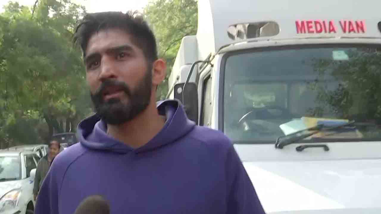 రెజ్లర్లకు మద్దతు ప్రకటించిన బాక్సర్‌ విజేందర్‌ సింగ్‌