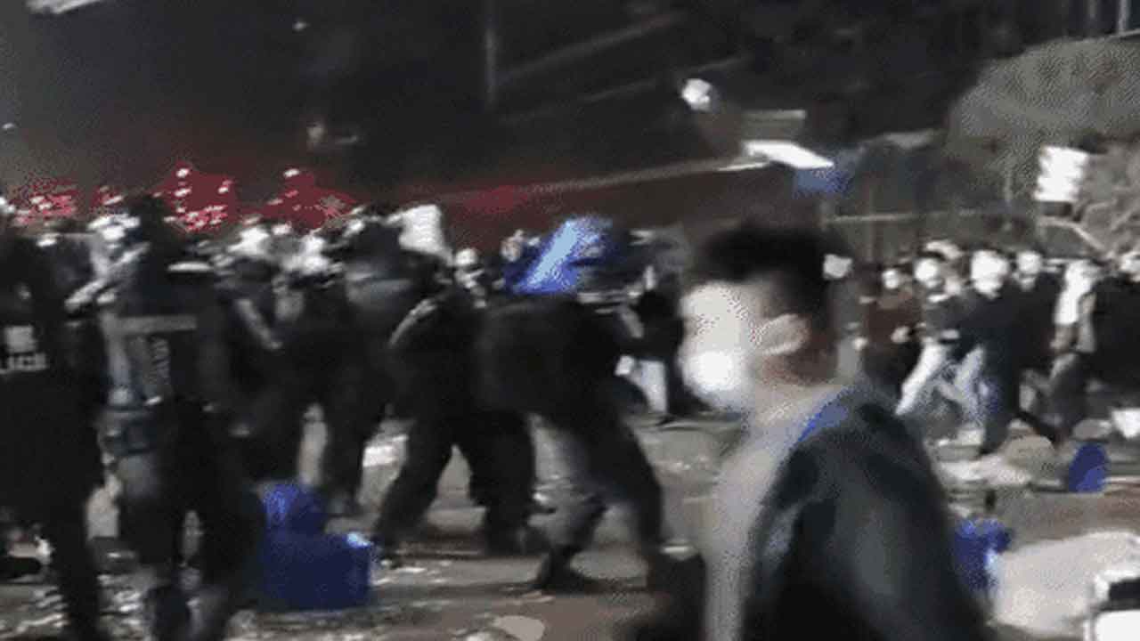 Violence @ China | చైనాలో కొవిడ్‌ టెస్ట్‌ కిట్‌ ఫ్యాక్టరీలో ఆందోళన.. పోలీసులతో ఘర్షణకు దిగిన నిరసనకారులు.. వీడియో