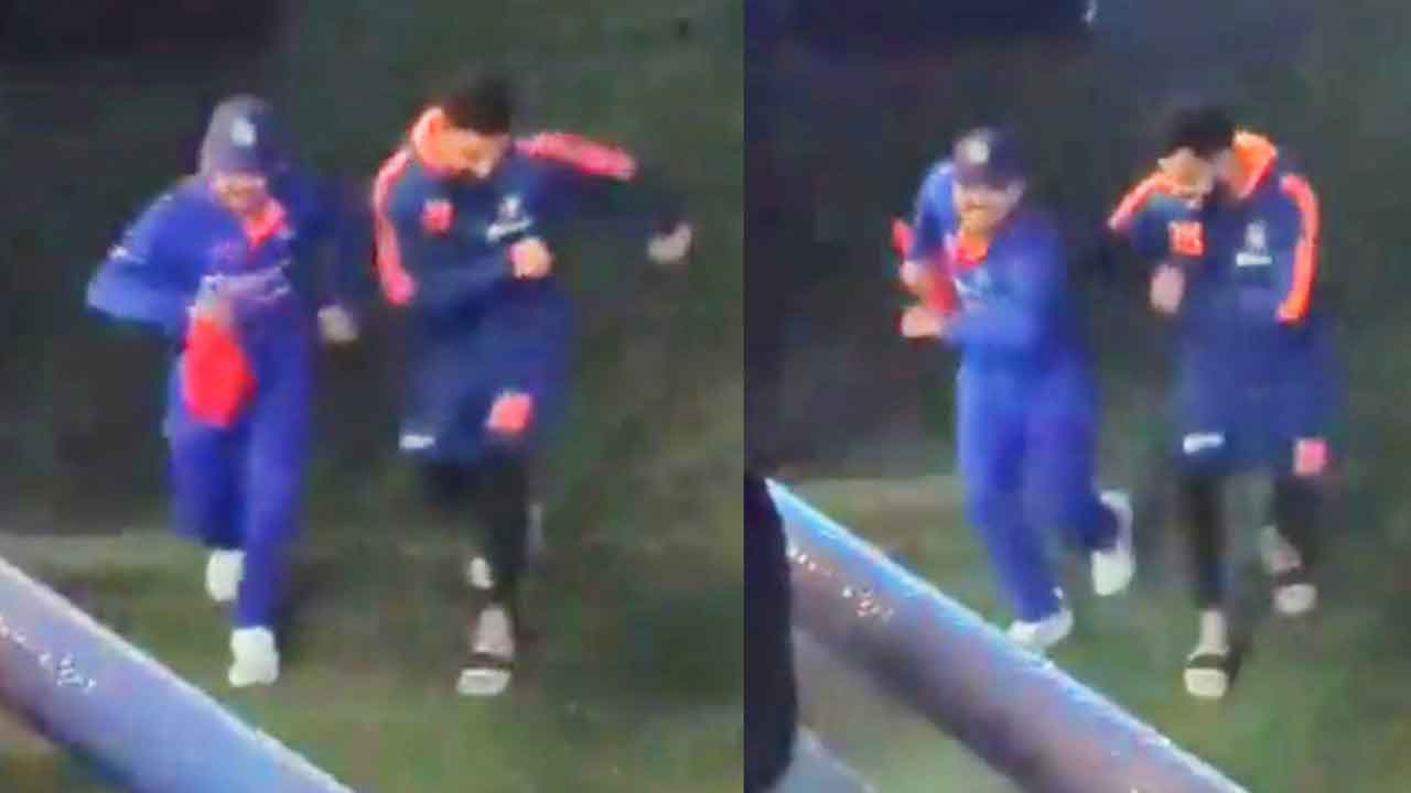 Virat Kohli | ఈడెన్ గార్డెన్స్‌లో ఇషాన్ కిష‌న్‌తో స్టెప్పులు వేసిన కోహ్లీ.. వైర‌ల్ అవుతున్న వీడియో