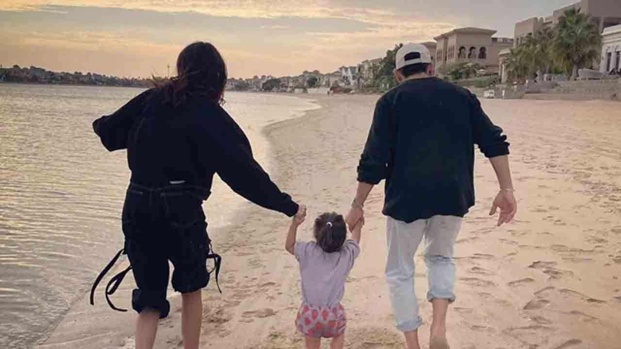 Virat Kohli | బీచ్‌లో కూతురితో విరుష్క జంట.. కోహ్లీ ఆసక్తికర పోస్ట్‌ వైరల్‌‌..!