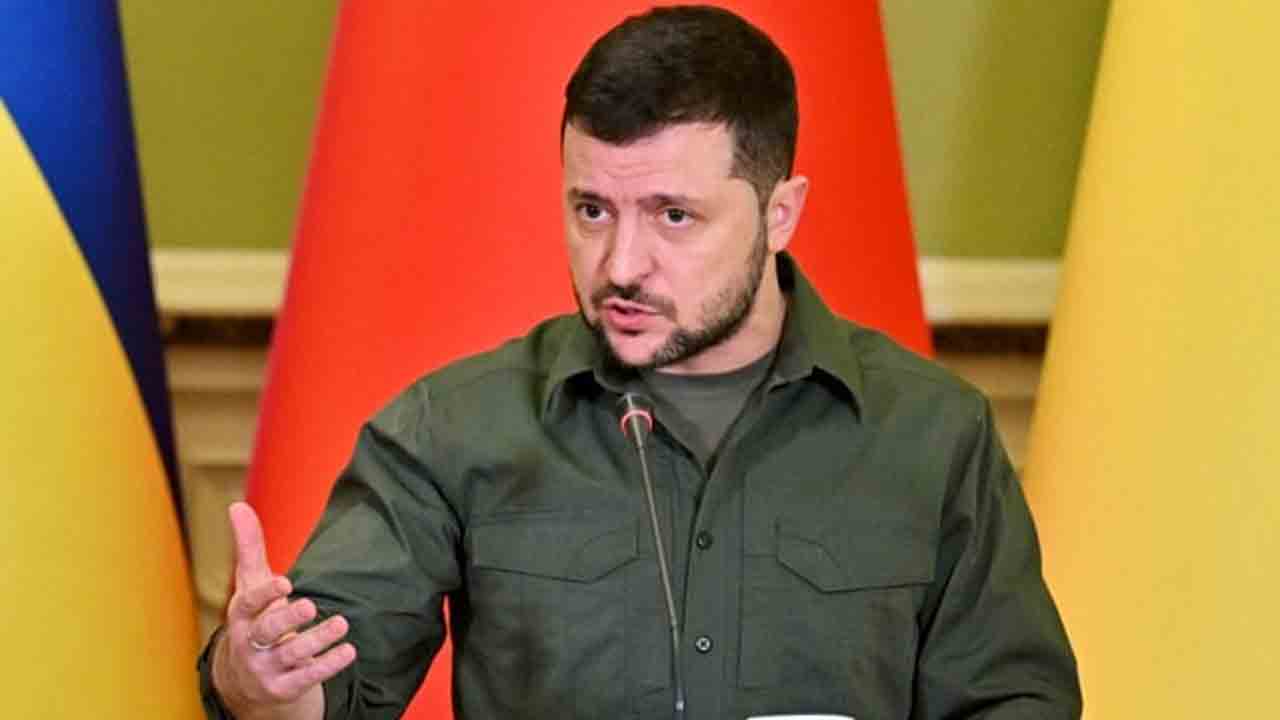 పారిస్ ఒలింపిక్స్‌ నుంచి రష్యా అథ్లెట్‌లను నిషేధించండి: ఉక్రెయిన్‌ అధ్యక్షుడు జెలెన్‌స్కీ