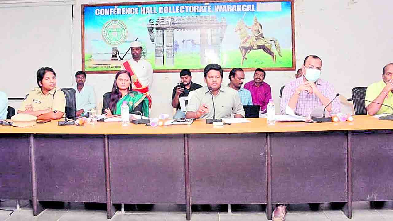 గణతంత్ర వేడుకలకు ఏర్పాట్లు చేయాలి