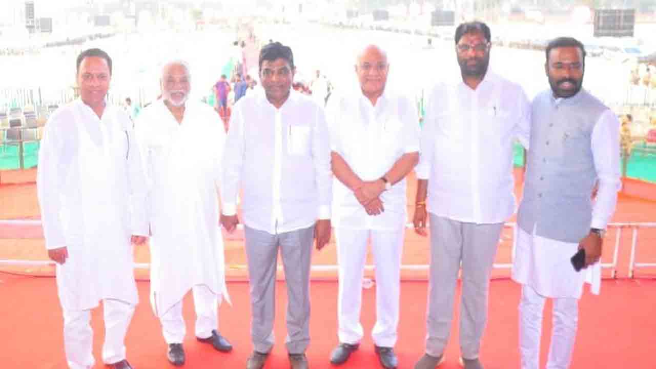 దేశమంతా కేసీఆర్‌ నాయకత్వాన్ని కోరుకుంటోంది