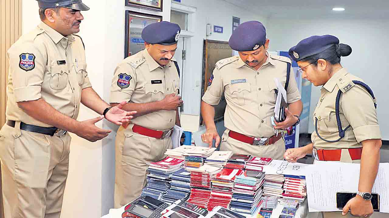 కోట్లు కొట్టేస్తే.. పట్టి తెచ్చారు