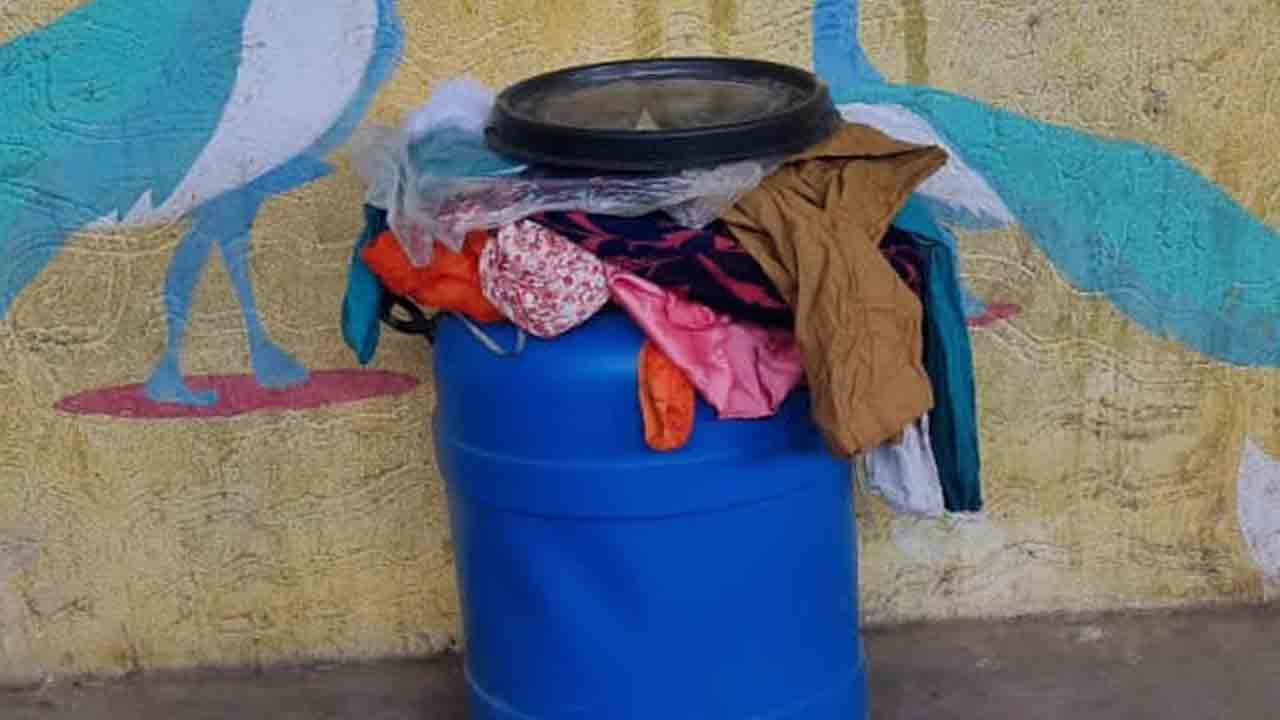 రైల్వే స్టేషన్‌లోని డ్రమ్‌లో.. కుళ్లిన స్థితిలో మహిళ మృతదేహం