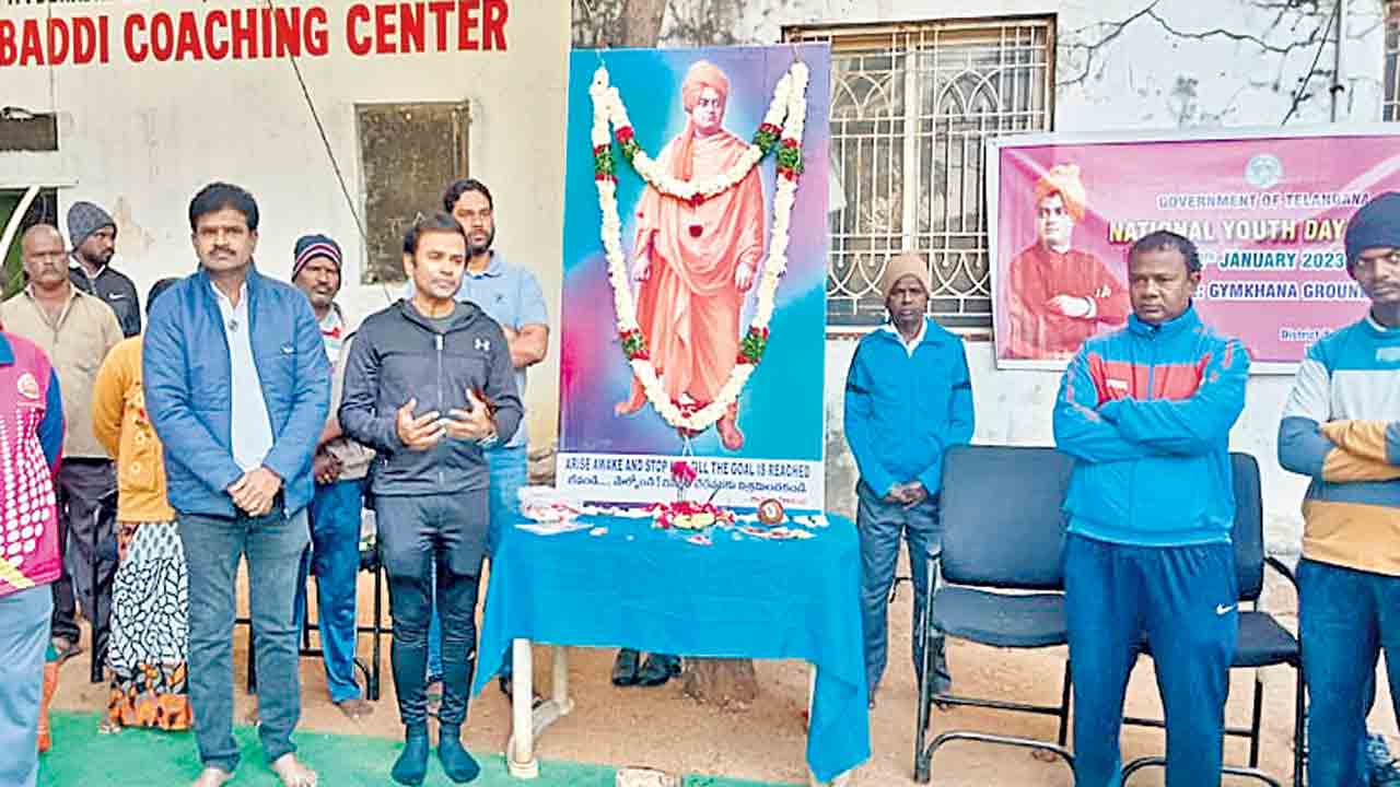 వివేకానందుడి మార్గం అనుసరణీయం