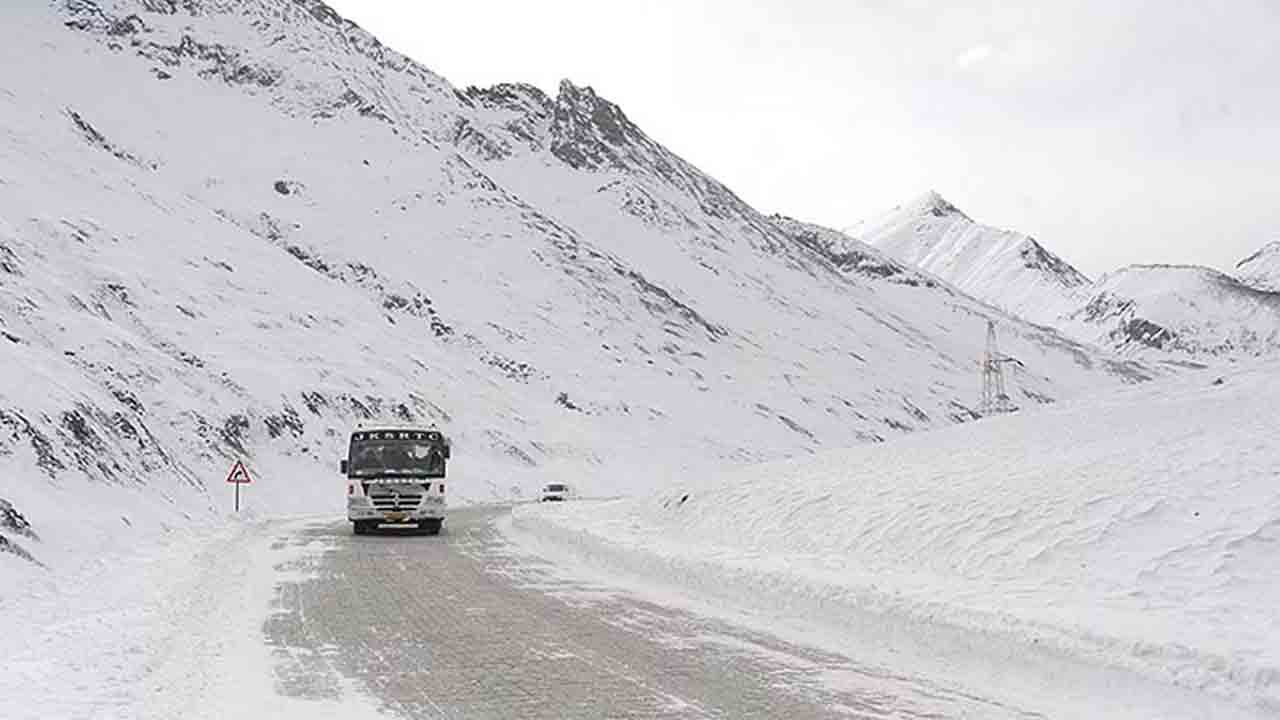 నేటి నుంచి జోజిలా పాస్‌ మూసివేత.. ప్రతికూల వాతావరణమే కారణం