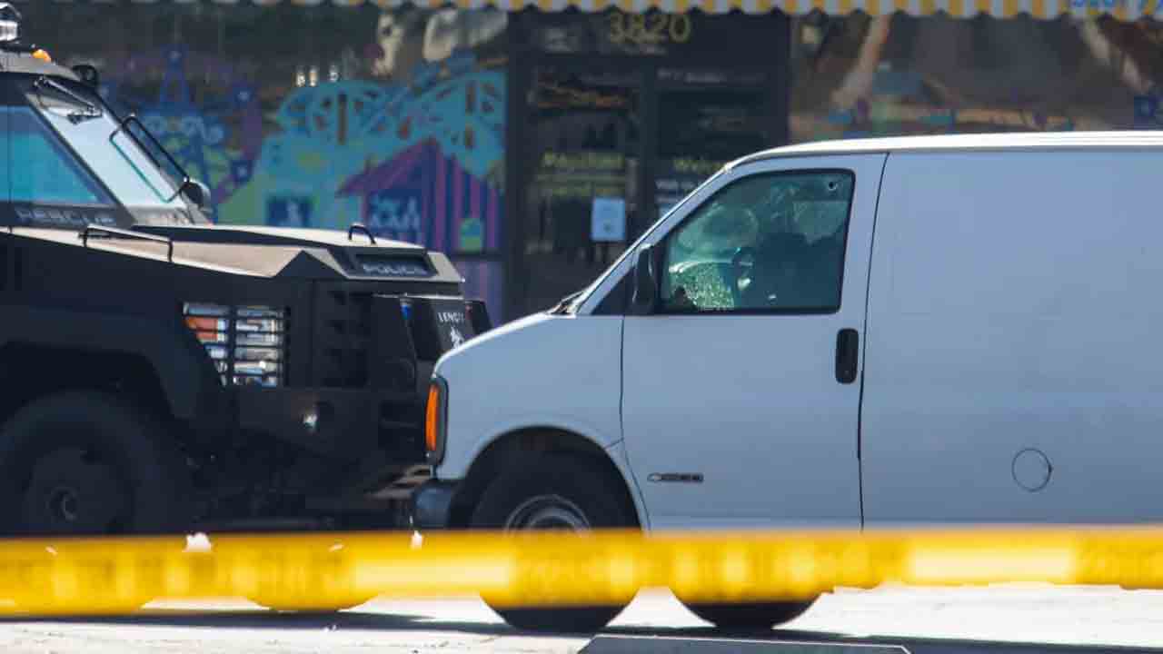 అమెరికాలో కాల్పులు.. 10 మంది దుర్మరణం