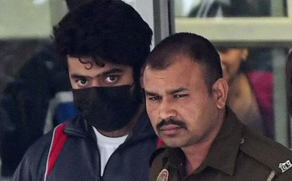 Aftab Poonawala | స్వెట‌ర్ కొనేందుకు డ‌బ్బులు లేవు.. బ్యాంకు కార్డులు ఇప్పించండి.. కోర్టును ఆశ్ర‌యించిన అఫ్తాబ్