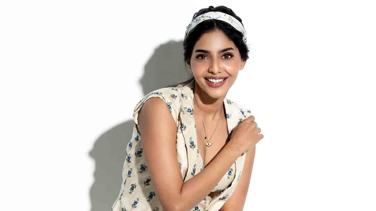 Aishwarya lekshmi | పొన్నియన్‌ సెల్వన్‌లో తన పాత్రను తగ్గించడంపై స్పందించిన ఐశ్వర్య లక్ష్మీ