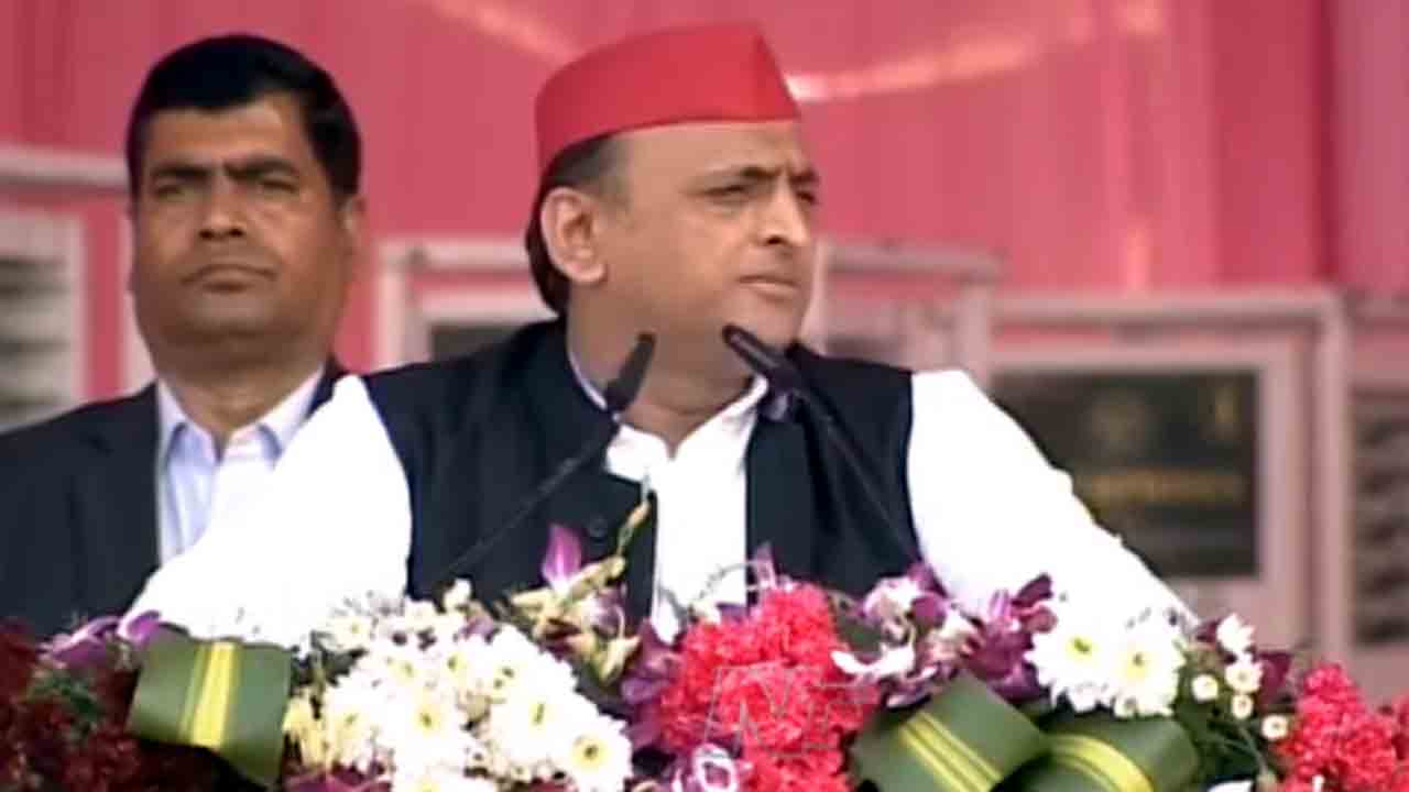 బీజేపీ భ్ర‌మలు క‌ల్పిస్తుంది.. జాగ్ర‌త్త‌గా ఉండాలి : అఖిలేశ్ యాద‌వ్‌