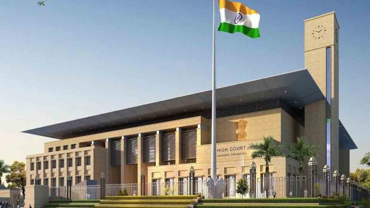 ఏపీలో ఇద్దరు హైకోర్టు న్యాయయూర్తుల ప్రమాణం