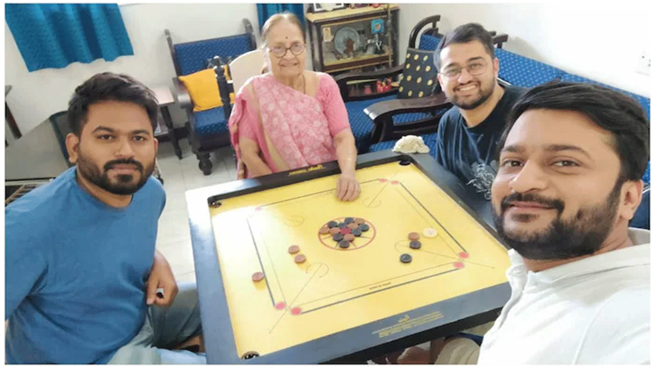 83 ఏండ్ల వ‌య‌సులో క్యార‌మ్ ఛాంపియ‌న్ : అమ్మ‌మ్మ గురించి మ‌న‌వ‌డి పోస్ట్‌కు నెటిజ‌న్లు ఫిదా