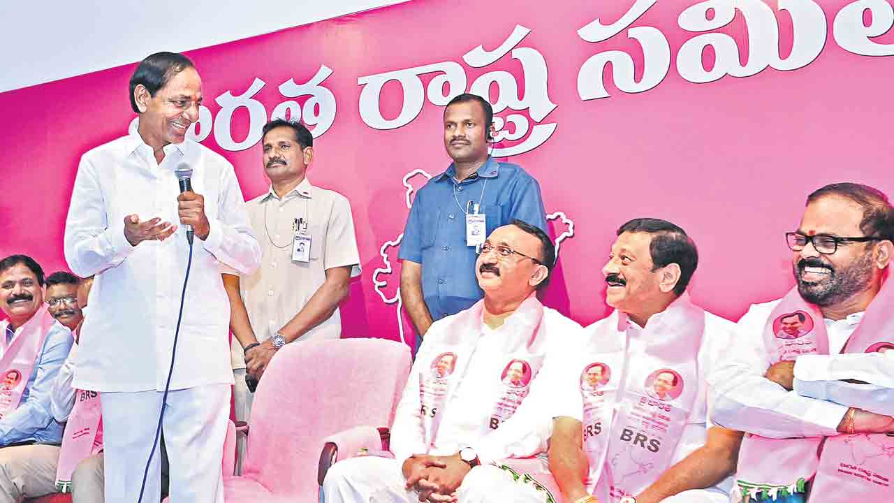 ఎన్నికల్లో ప్రజలు గెలవాలె