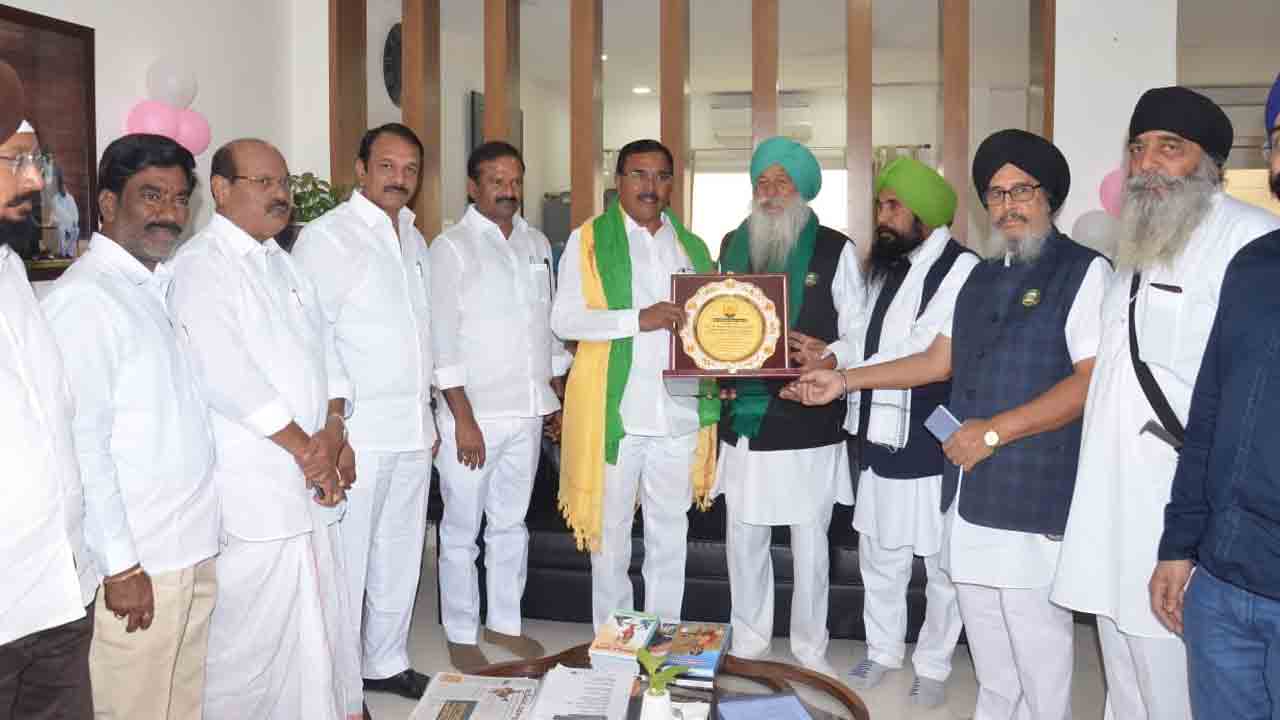 ముఖ్య‌మంత్రి కేసీఆర్‌కు స‌ర్ ఛోటూ రామ్ అవార్డ్