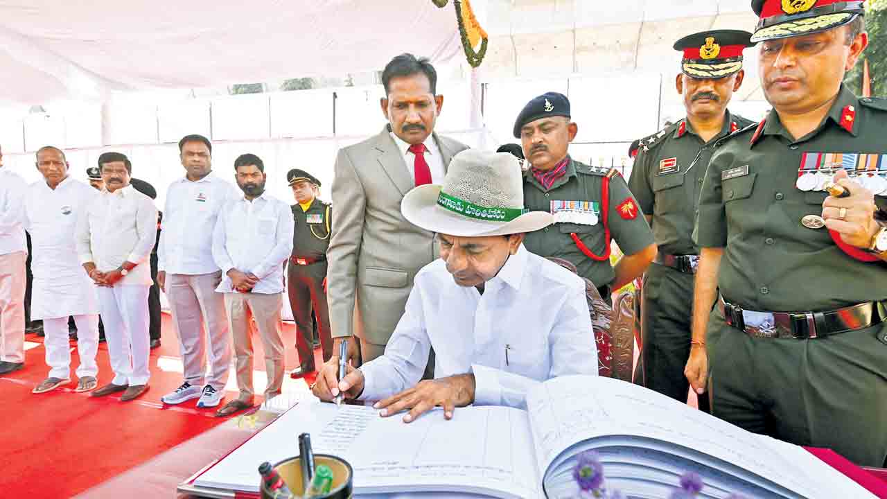 ప్రగతిభవన్‌లో గణతంత్ర వేడుకలు