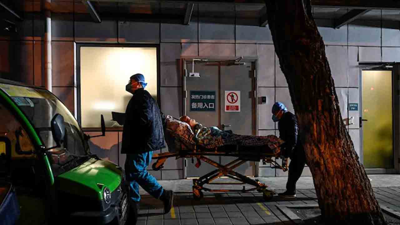 చైనాలో కరోనాతో రోజుకు 9 వేల మంది మృతి!