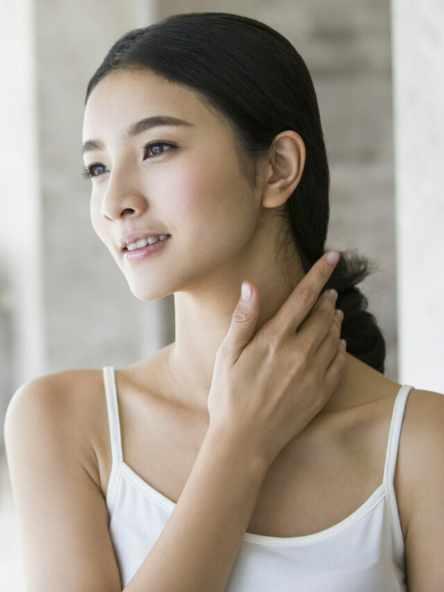 మెడ చుట్టూ ముడతలా.. ఇలా తగ్గించుకోండి