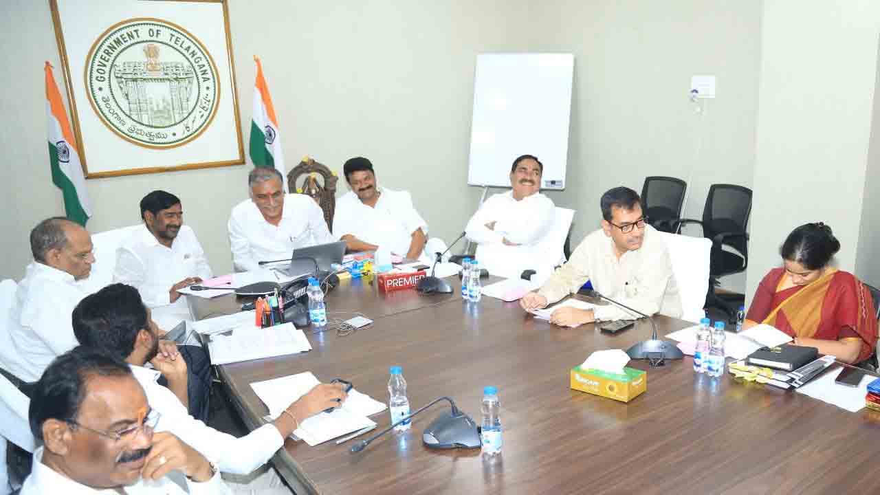 ప్రతి గ్రామం, మున్సిపల్ వార్డుల్లో కంటి పరీక్షల క్యాంపులు : మంత్రి హ‌రీశ్‌రావు