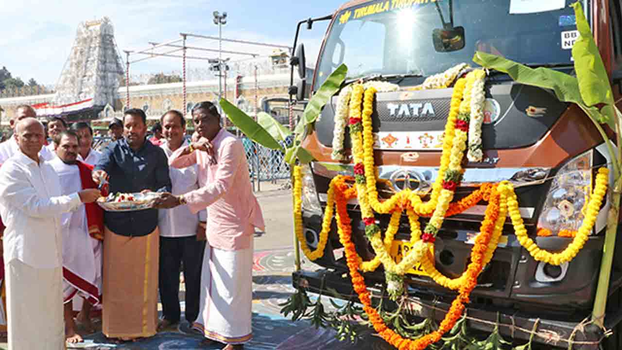 టీటీడీకి రూ.80 లక్షల విలువైన లారీలు విరాళం