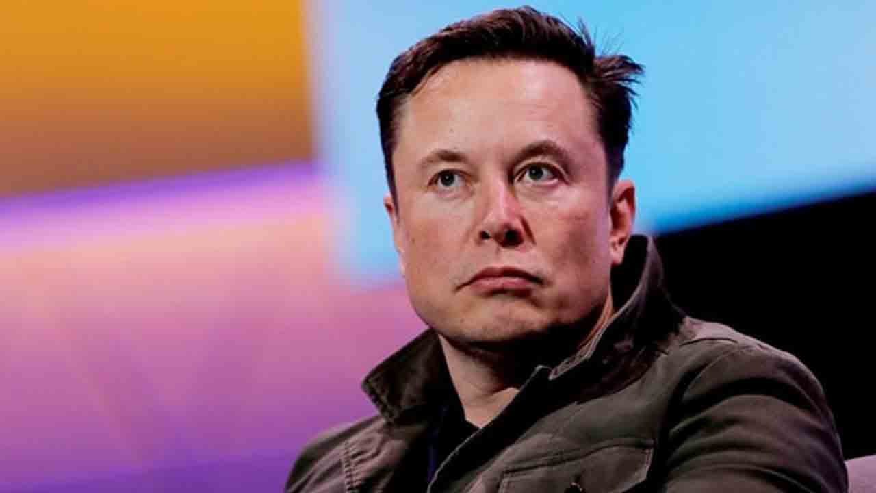 నష్టాల్లో మస్క్‌ ప్రపంచ రికార్డు.. సగానికి పైగా సంపద ఆవిరి