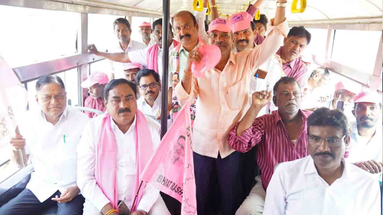 దారులన్నీ ఖమ్మం వైపే.. ప్రజలతో పాటే ప్రజా ప్రతినిధులు