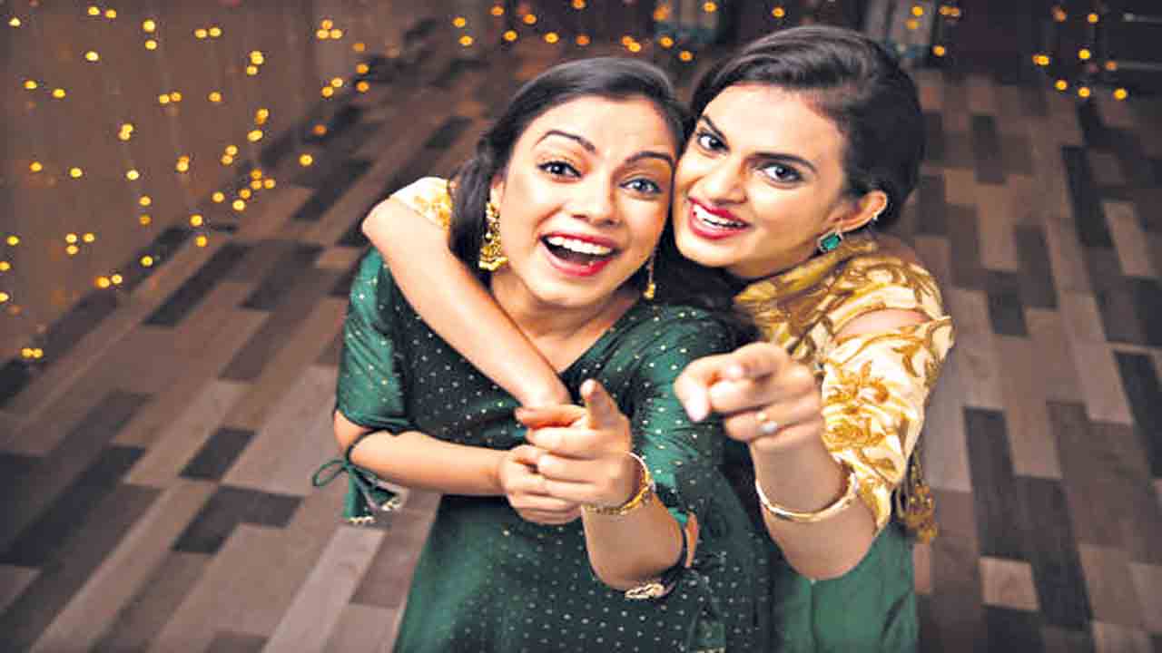 కలిస్తే.. కలదు సుఖం!