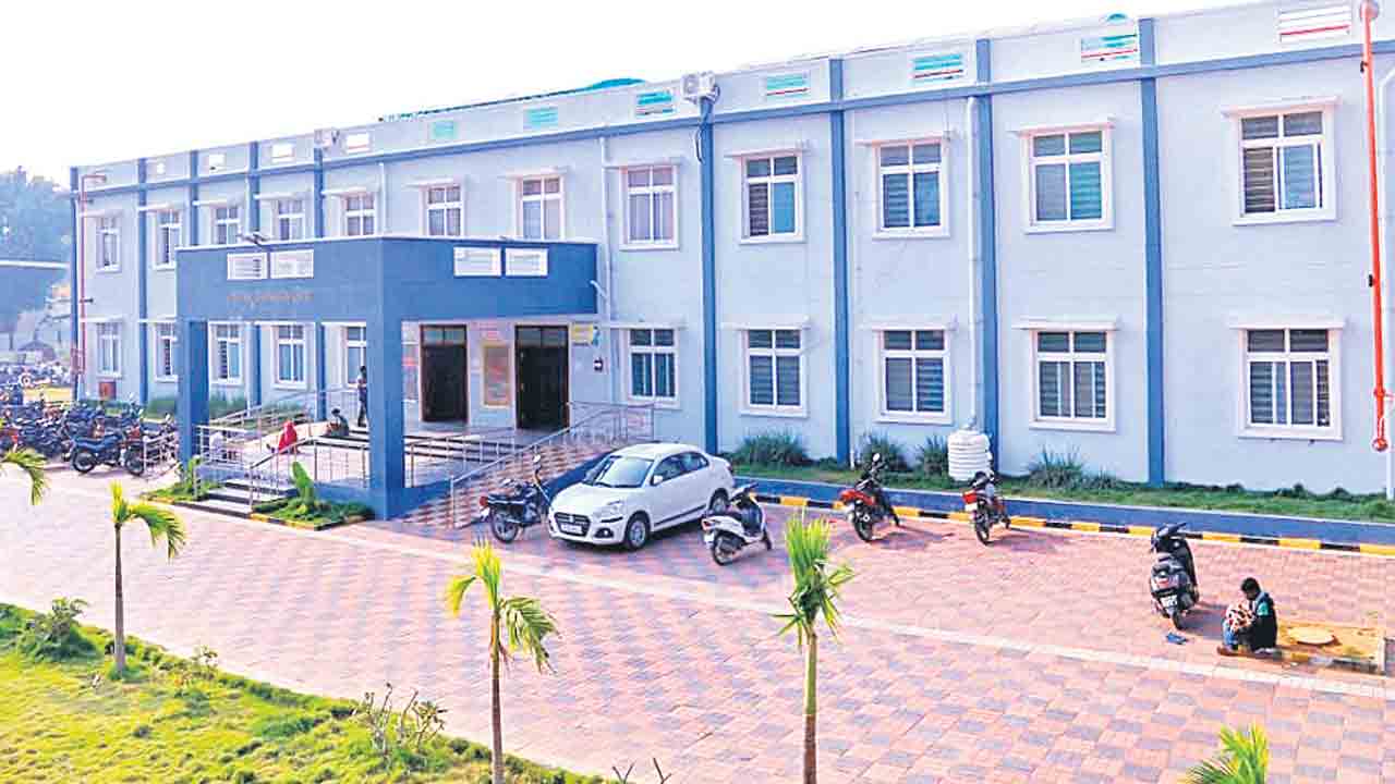 ఎడ్యుకేషన్ హబ్ @ బాన్సువాడ